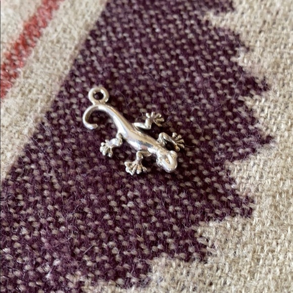 Sterling silver lizard / gecko charm - Picture 2 of 3